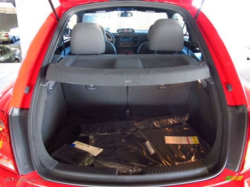 2014 Volkswagen Beetle R-Line Trunk Photo #86354820