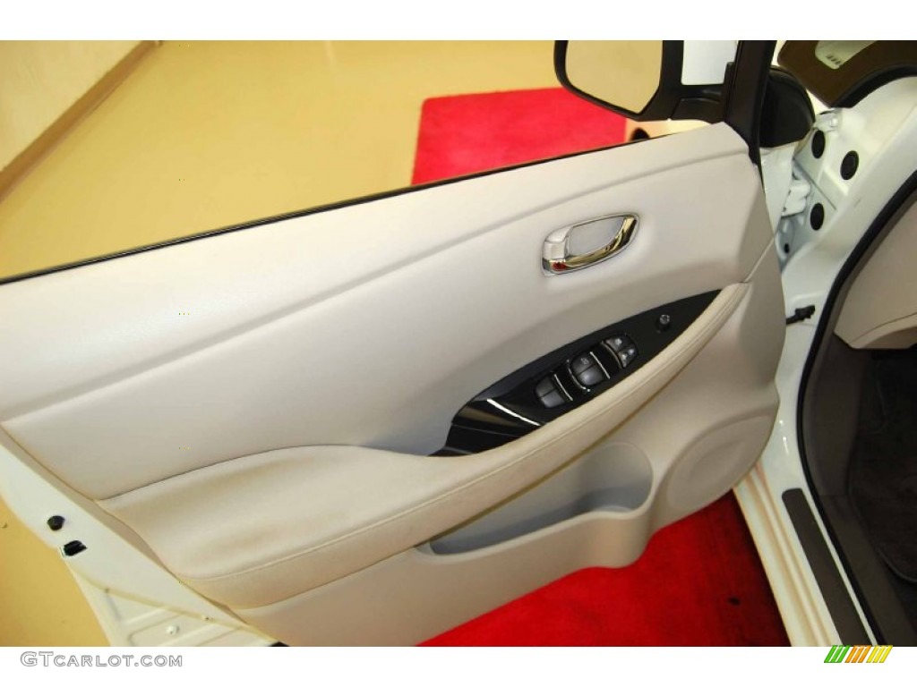 2011 LEAF SL - Glacier Pearl White / Light Gray photo #9