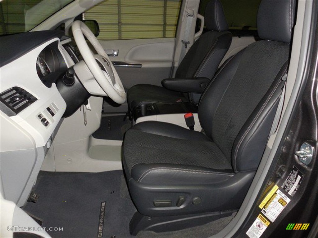 2012 Sienna SE - Predawn Gray Mica / Dark Charcoal photo #11