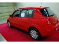 Red Alert - Versa 1.8 S Hatchback Photo No. 4