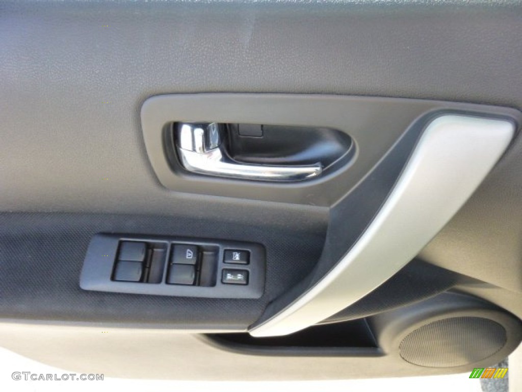 2011 Rogue SV AWD - Frosted Steel Metallic / Black photo #16