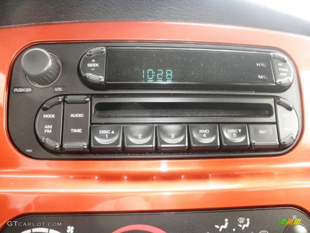 2005 Dodge Ram 1500 SLT Daytona Quad Cab Audio System Photo #86367201