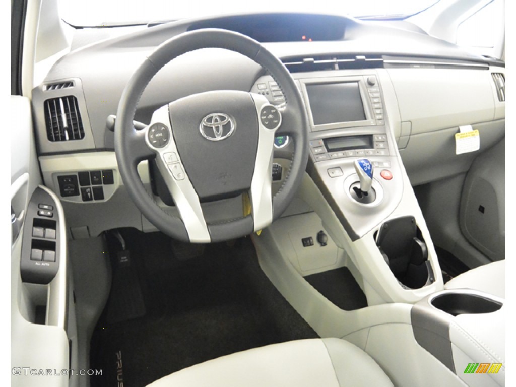 2013 Prius Four Hybrid - Nautical Blue Metallic / Misty Gray photo #6