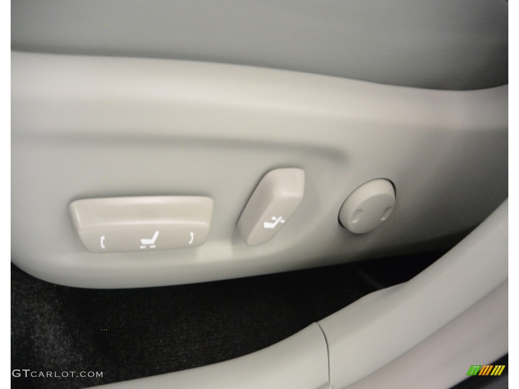 2013 Prius Four Hybrid - Nautical Blue Metallic / Misty Gray photo #12