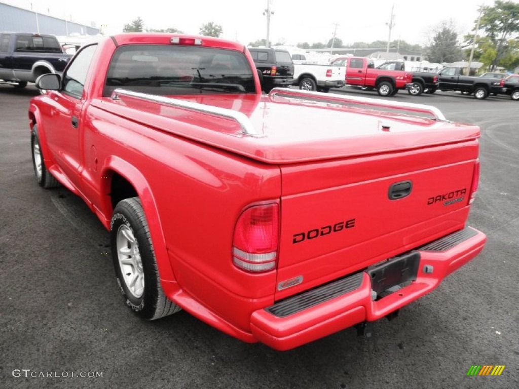 2004 Dakota Stampede Club Cab - Flame Red / Dark Slate Gray photo #16