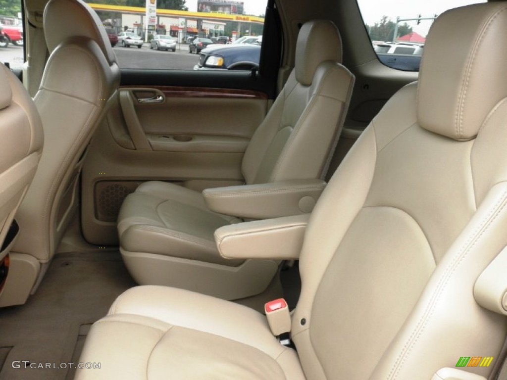 2008 Saturn Outlook XR Rear Seat Photos