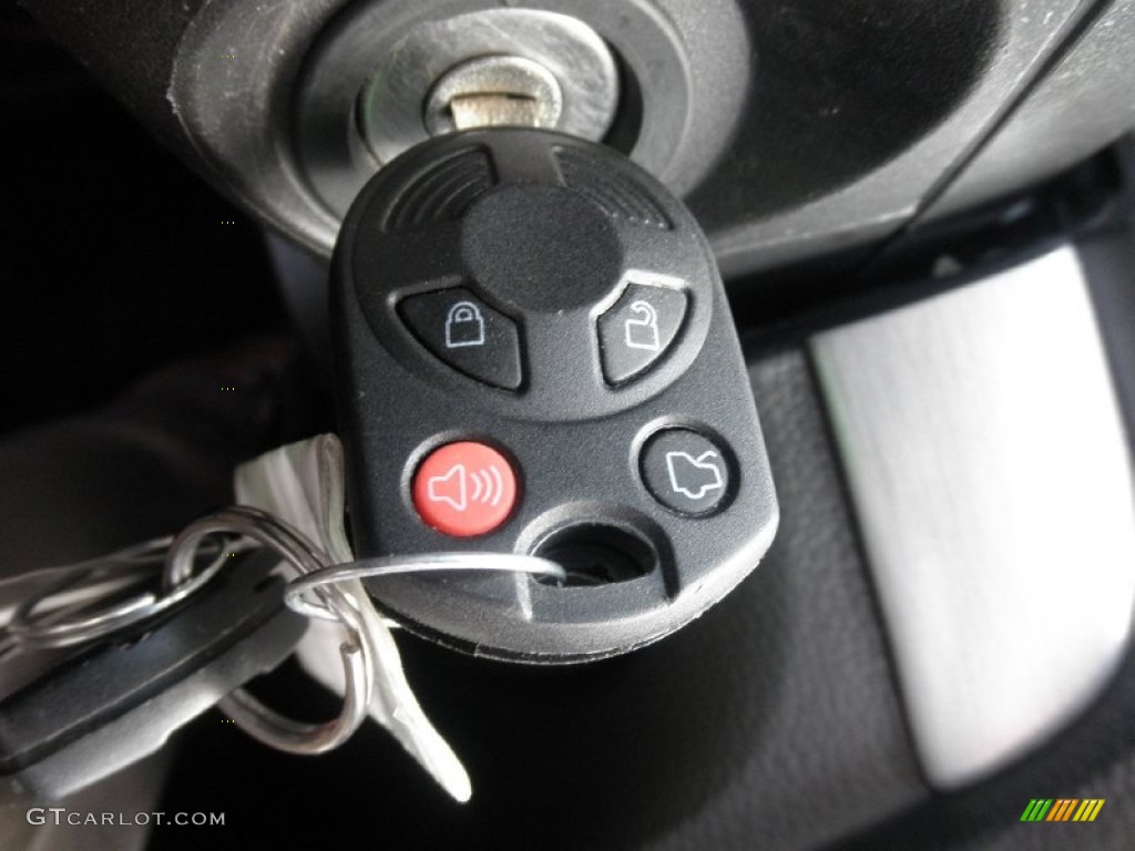 2009 Ford Fusion SE V6 Keys Photos