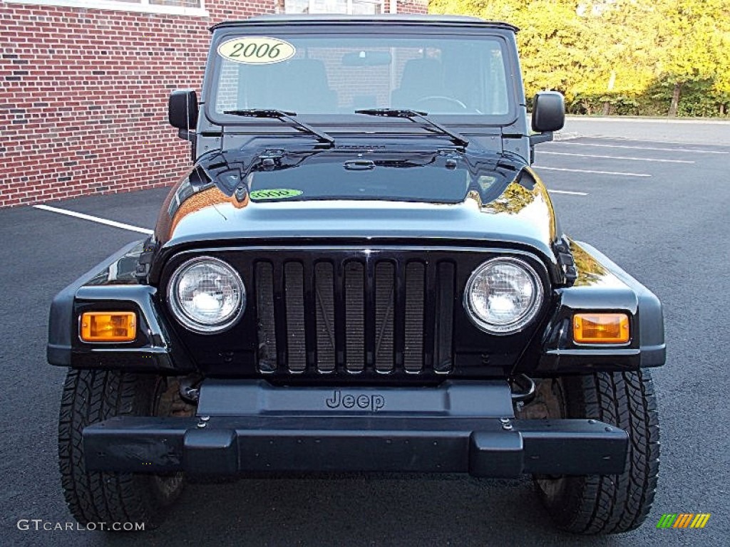 2006 Wrangler SE 4x4 - Black / Dark Slate Gray photo #2