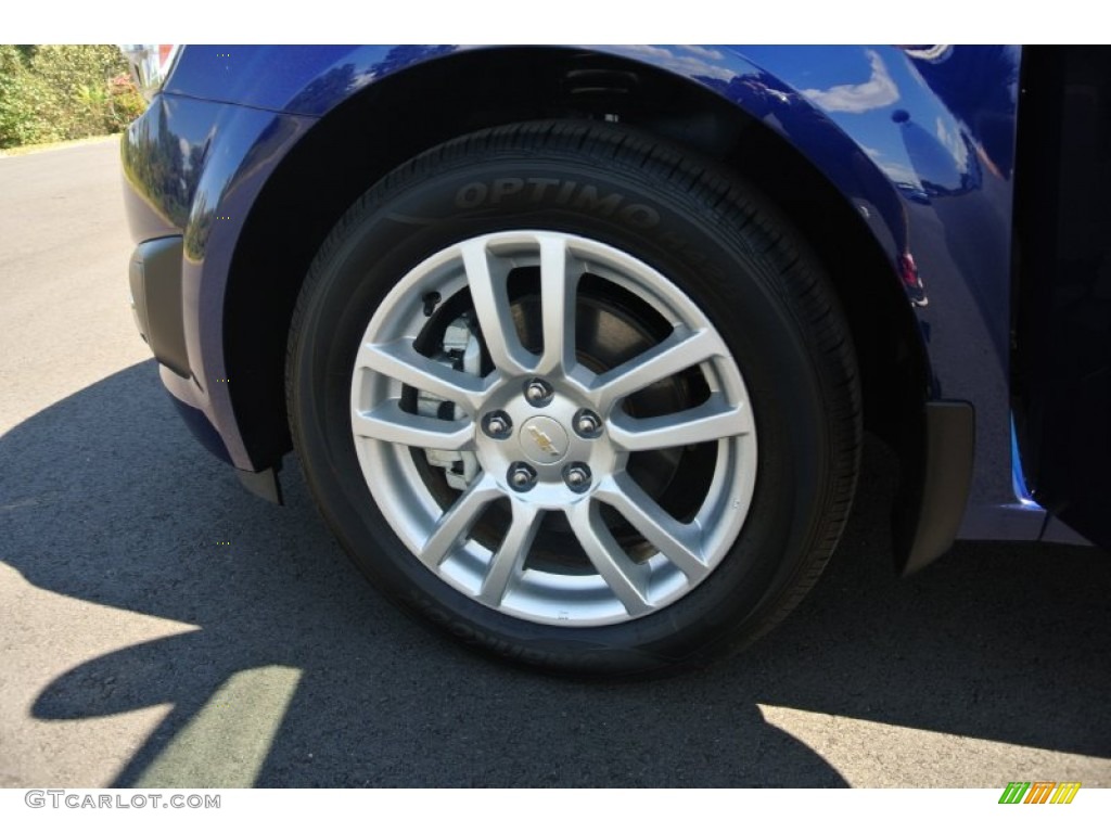 2013 Chevrolet Sonic LT Hatch Wheel Photo #86374515
