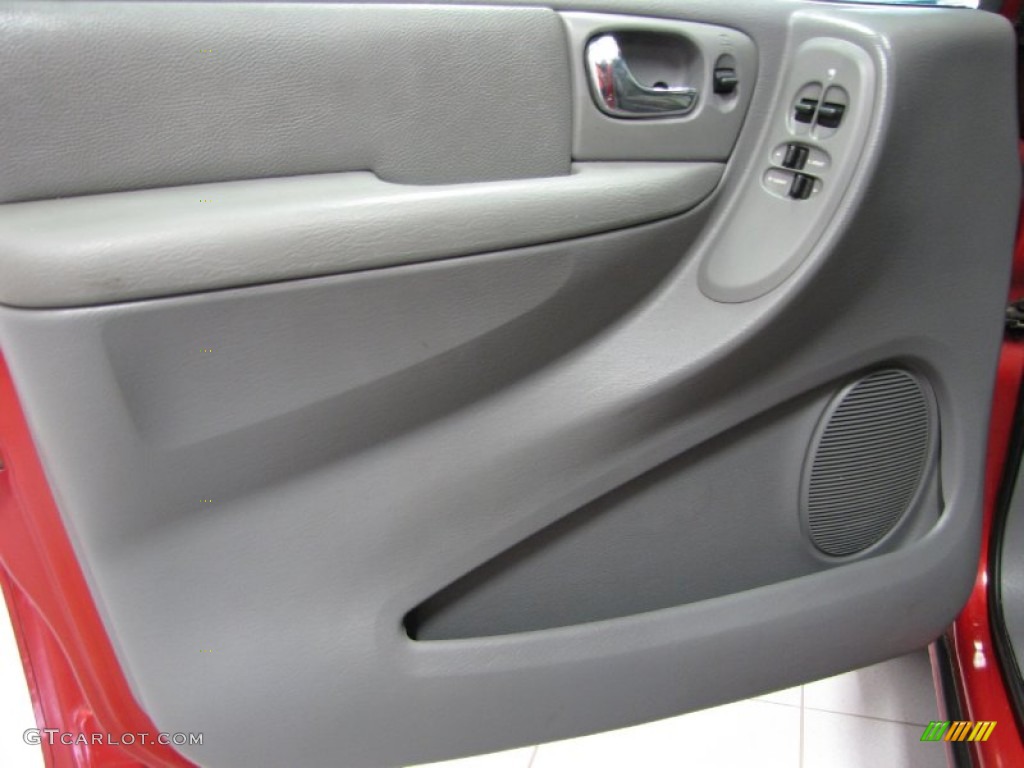 2004 Grand Caravan SXT - Inferno Red Tinted Pearl / Medium Slate Gray photo #12