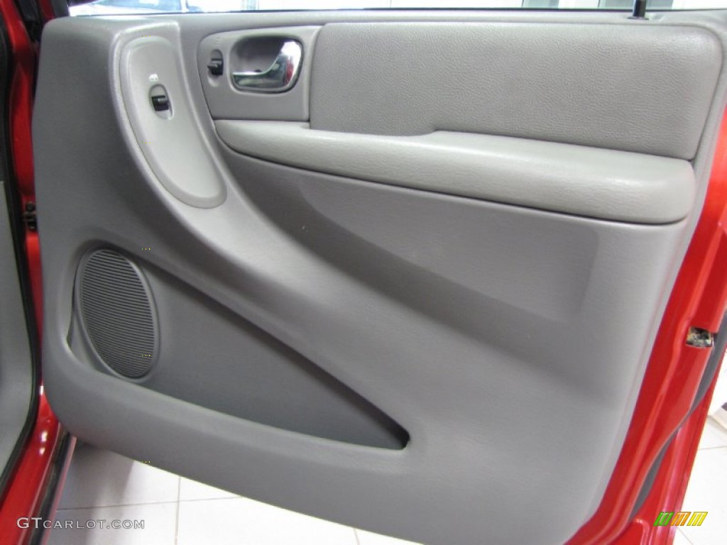 2004 Grand Caravan SXT - Inferno Red Tinted Pearl / Medium Slate Gray photo #14