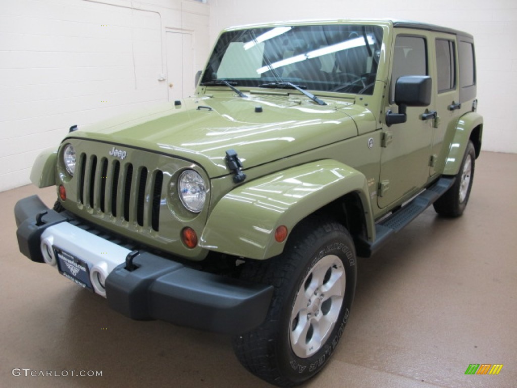 2013 Wrangler Unlimited Sahara 4x4 - Commando Green / Black/Dark Saddle photo #4