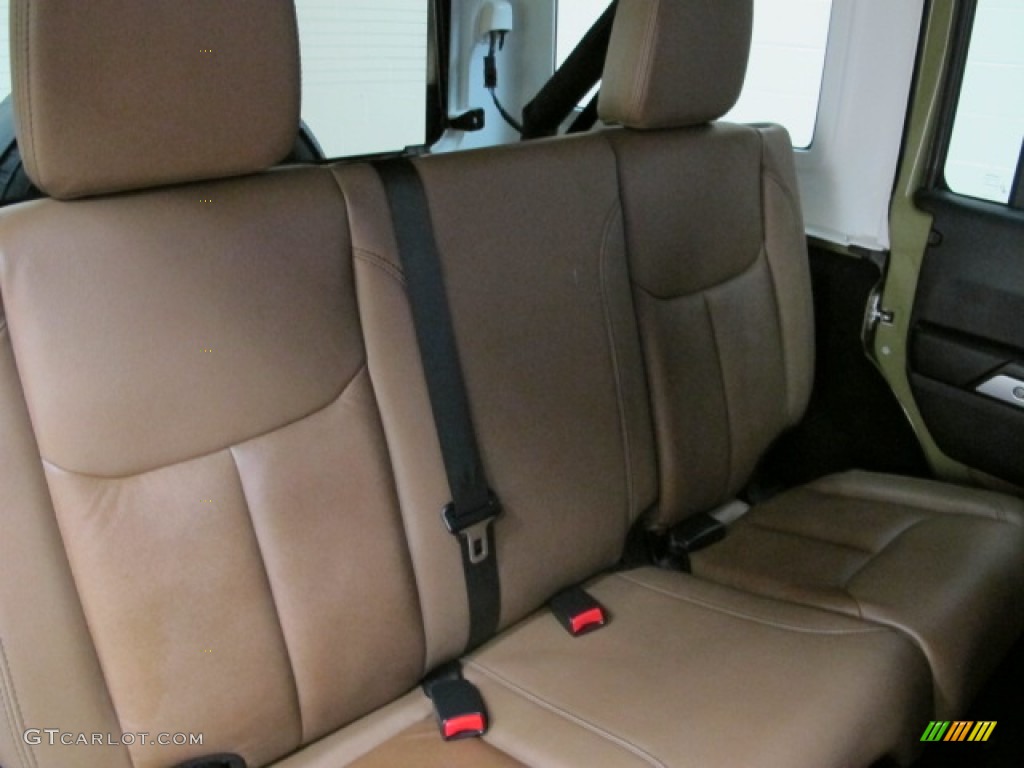 2013 Wrangler Unlimited Sahara 4x4 - Commando Green / Black/Dark Saddle photo #22