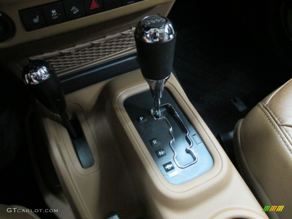 2013 Jeep Wrangler Unlimited Sahara 4x4 Transmission Photos