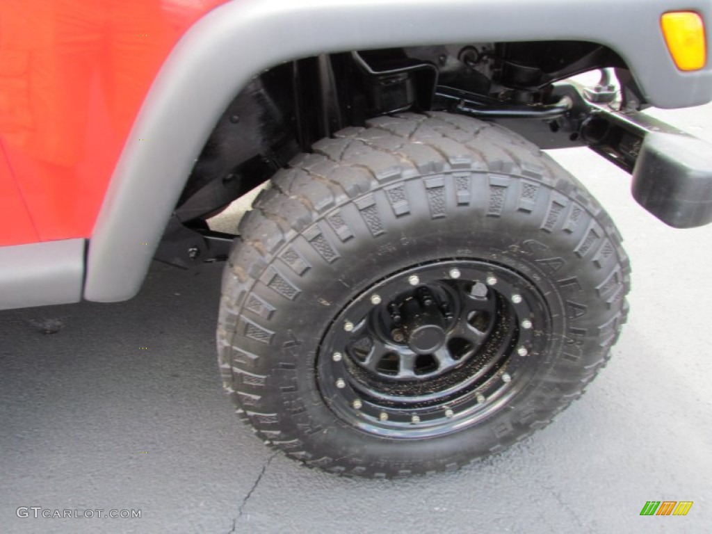 1997 Wrangler SE 4x4 - Flame Red / Gray photo #17