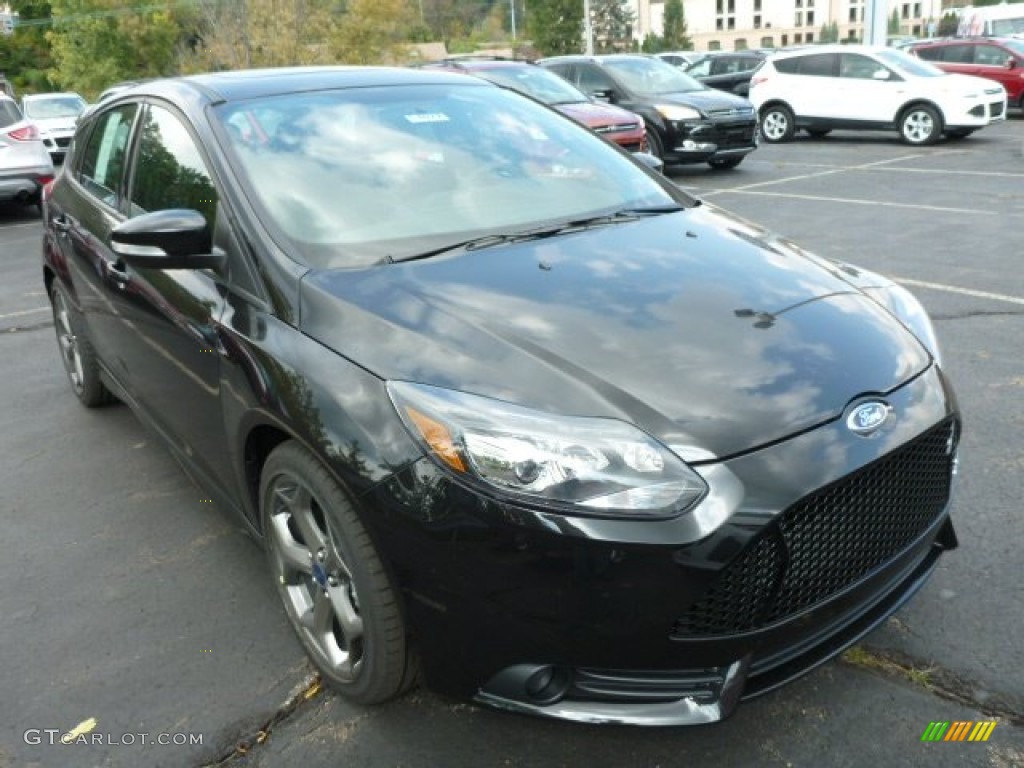 2014 Focus ST Hatchback - Tuxedo Black / ST Charcoal Black Recaro Sport Seats photo #1