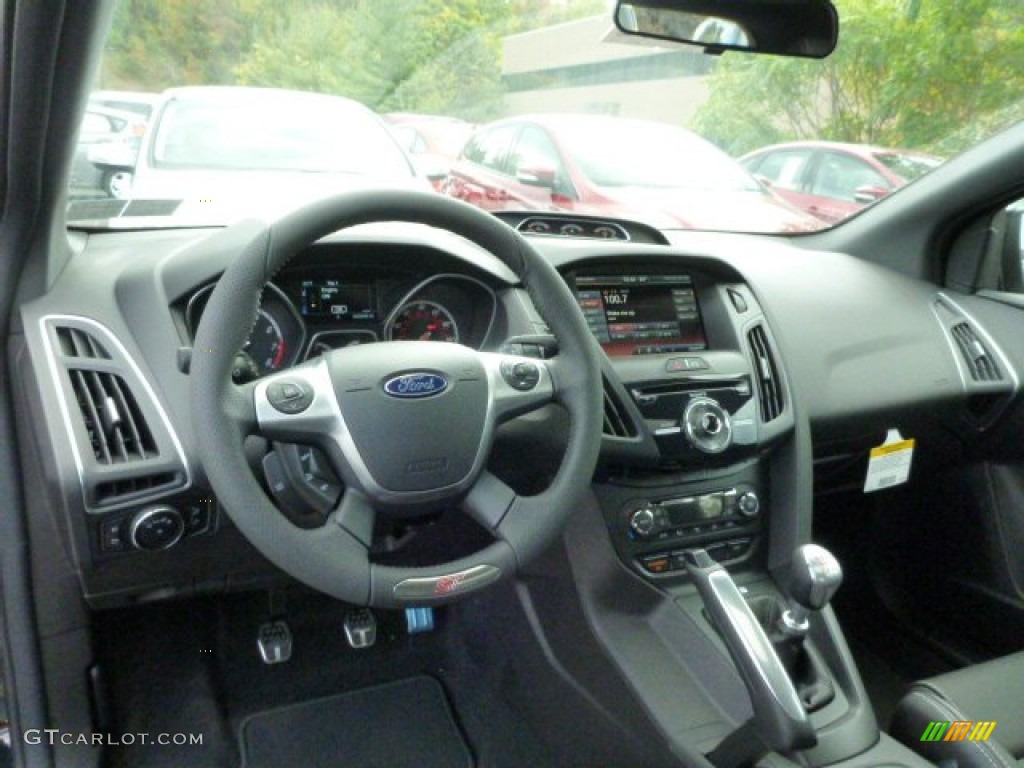 2014 Ford Focus ST Hatchback ST Charcoal Black Recaro Sport Seats Dashboard Photo #86378661