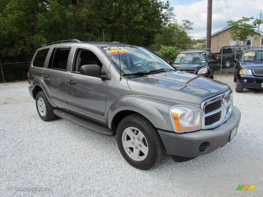 2006 Durango SXT 4x4 - Mineral Gray Metallic / Dark Slate Gray/Light Slate Gray photo #1