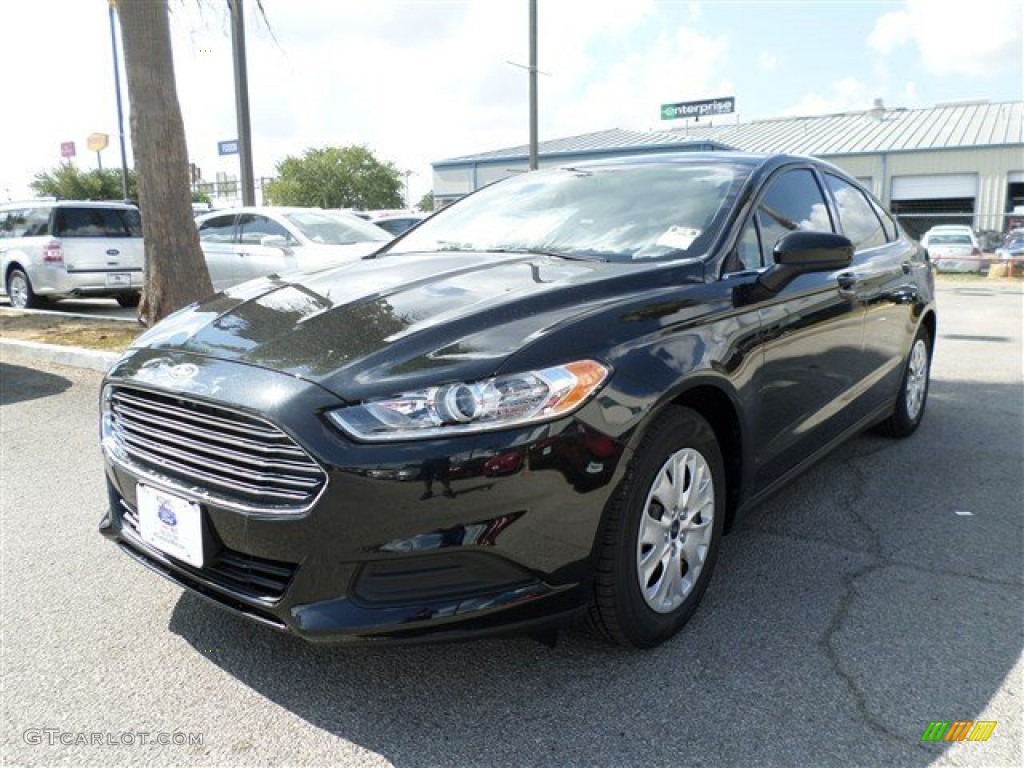 2014 Fusion S - Tuxedo Black / Earth Gray photo #1