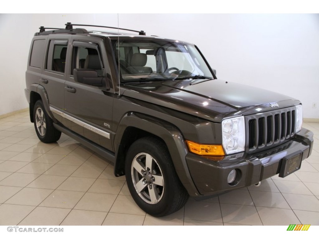 2006 Commander 4x4 - Dark Khaki Pearl / Khaki photo #1