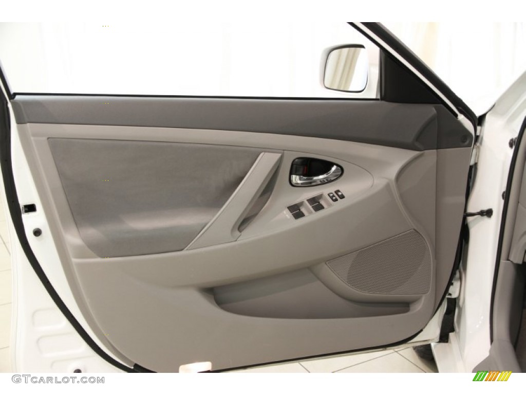 2010 Toyota Camry LE Ash Gray Door Panel Photo #86383347