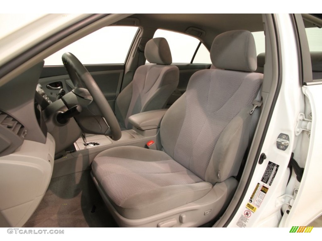 Ash Gray Interior 2010 Toyota Camry LE Photo #86383371