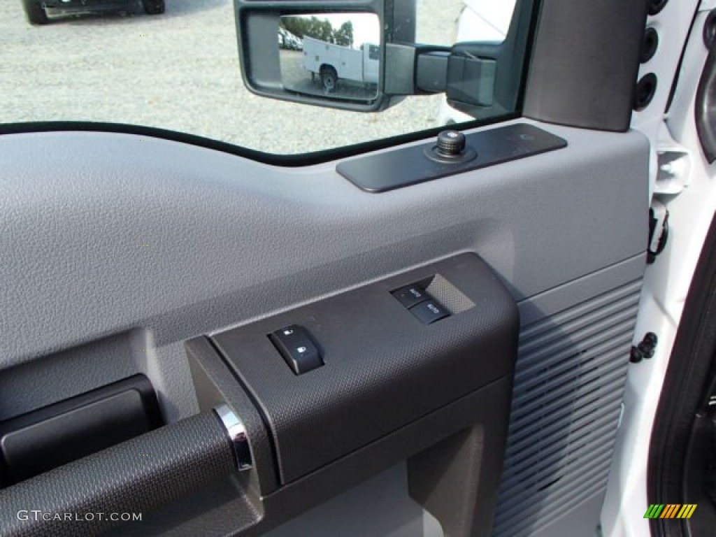 2014 F350 Super Duty XL SuperCab 4x4 - Oxford White / Steel photo #13