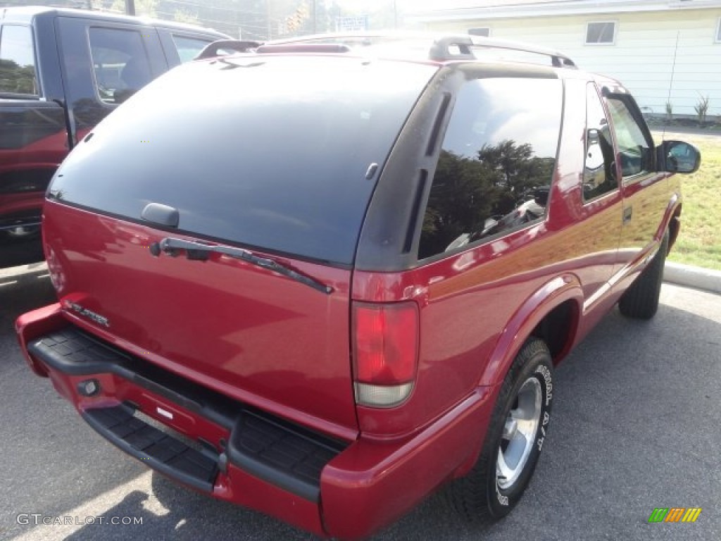 2004 Blazer LS - Dark Cherry Red Metallic / Graphite Gray photo #2