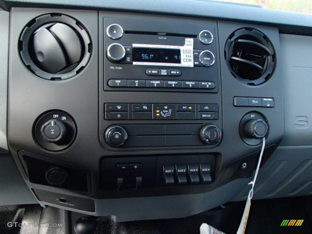 2014 F350 Super Duty XL SuperCab 4x4 - Oxford White / Steel photo #15