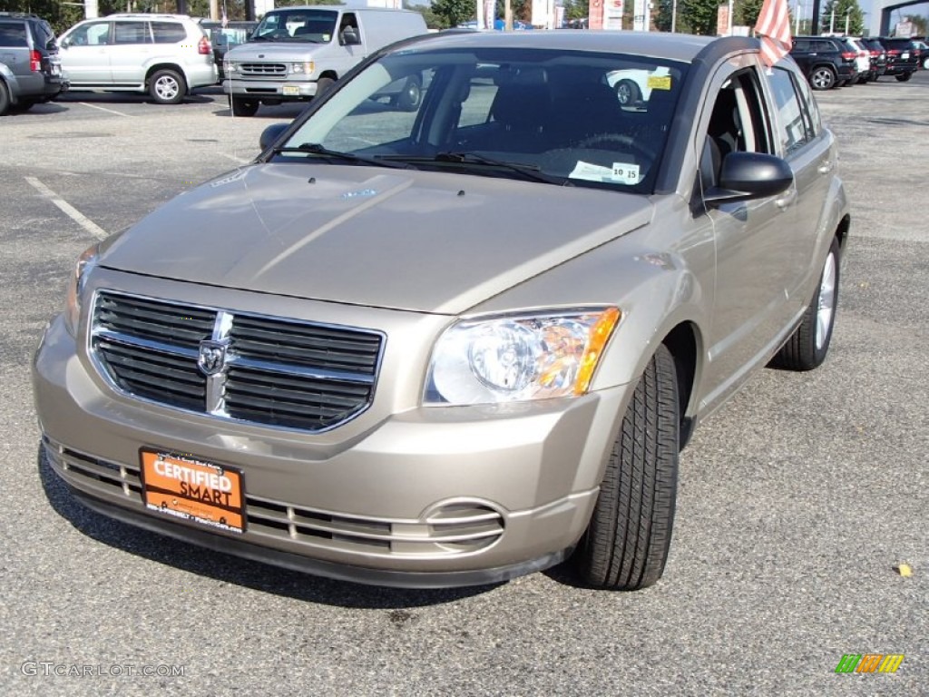 2010 Caliber SXT - Light Sandstone Metallic / Dark Slate Gray photo #1