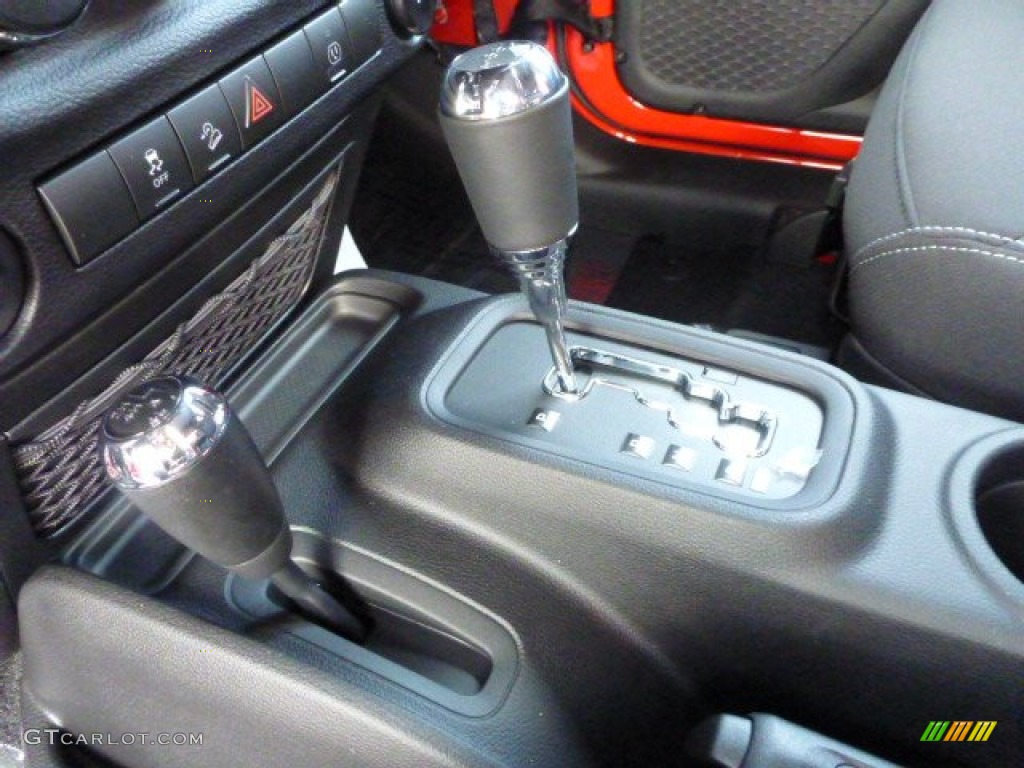 2014 Jeep Wrangler Sahara 4x4 5 Speed Automatic Transmission Photo #86391174