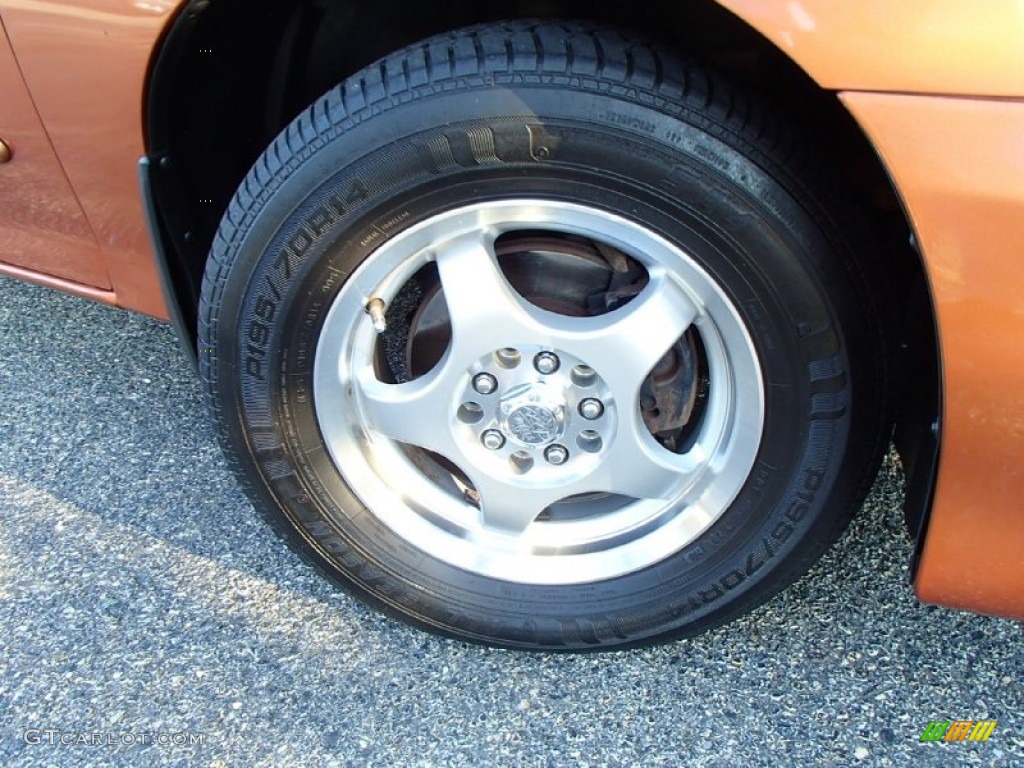 2004 Cavalier Sedan - Sunburst Orange / Graphite photo #5