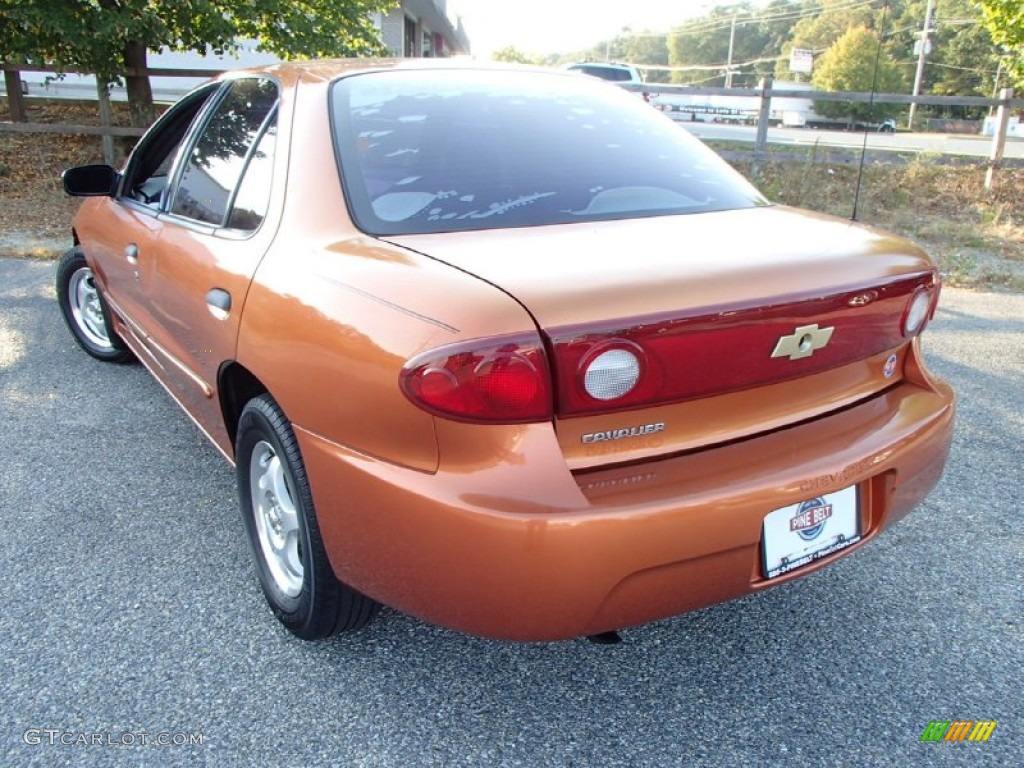 2004 Cavalier Sedan - Sunburst Orange / Graphite photo #9