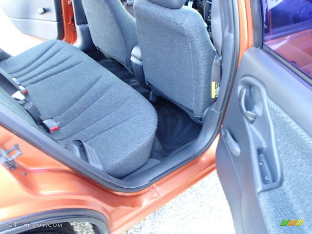 2004 Cavalier Sedan - Sunburst Orange / Graphite photo #12