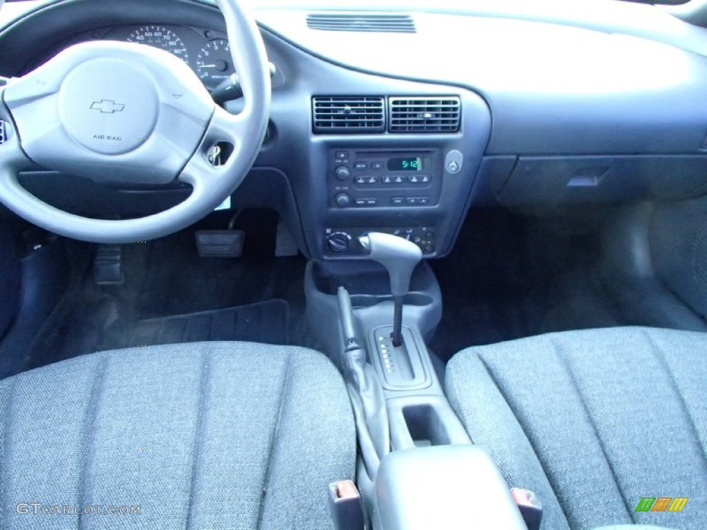 2004 Cavalier Sedan - Sunburst Orange / Graphite photo #13