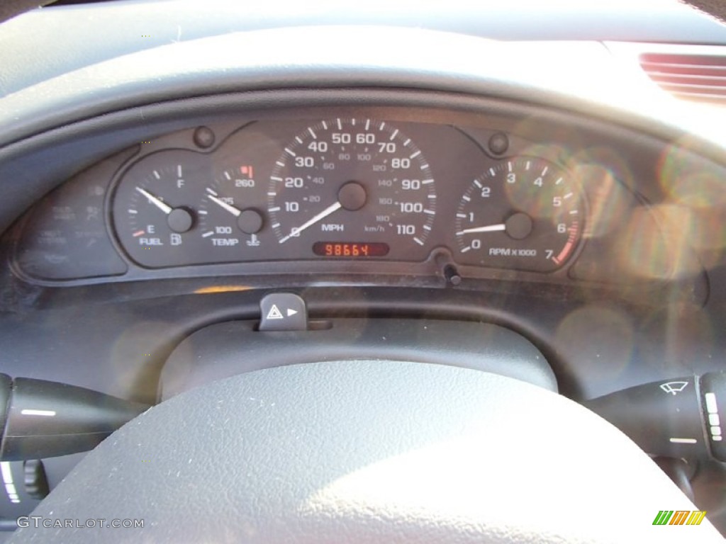 2004 Cavalier Sedan - Sunburst Orange / Graphite photo #15