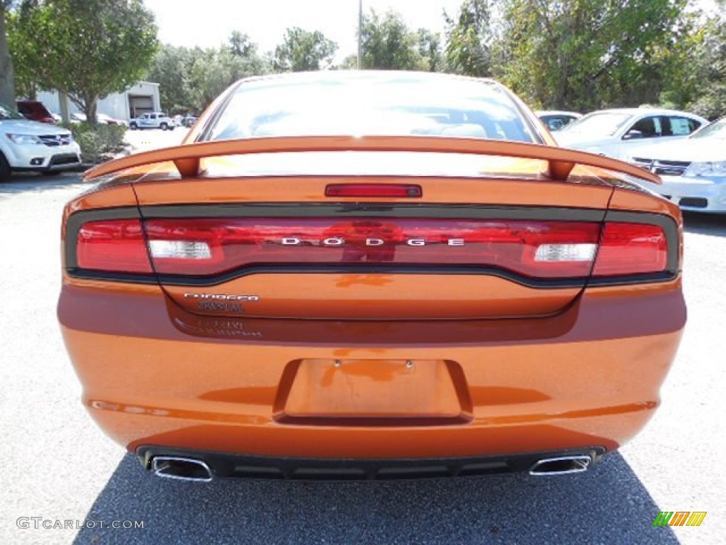 2011 Charger SE - Toxic Orange Pearl / Black/Light Frost Beige photo #7