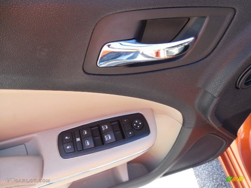 2011 Charger SE - Toxic Orange Pearl / Black/Light Frost Beige photo #17