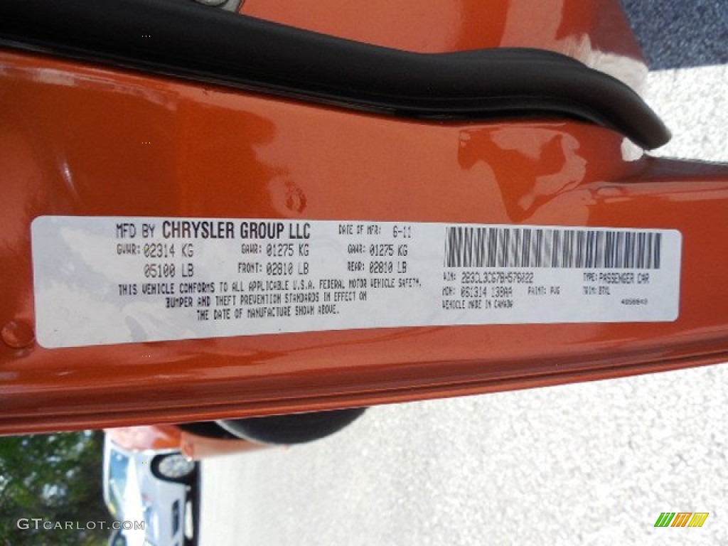 2011 Charger SE - Toxic Orange Pearl / Black/Light Frost Beige photo #22