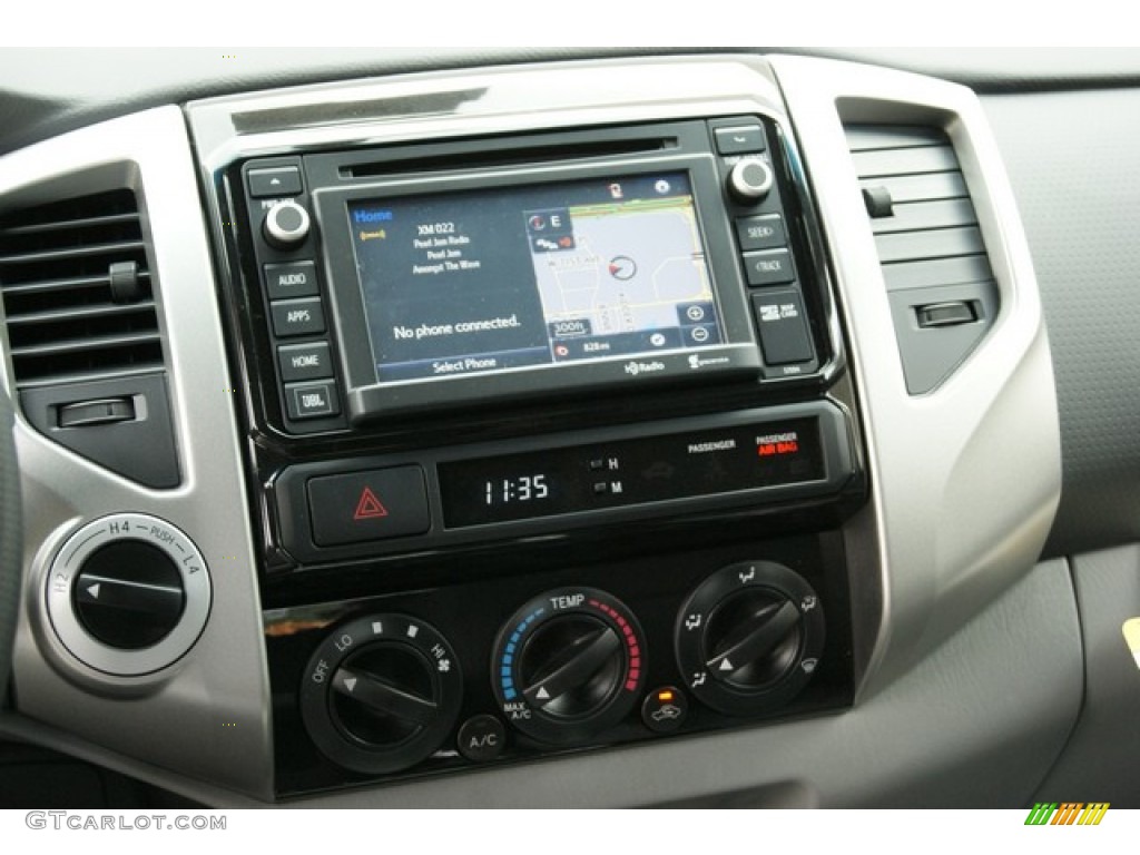 2014 Toyota Tacoma V6 TRD Sport Double Cab 4x4 Controls Photo #86397117