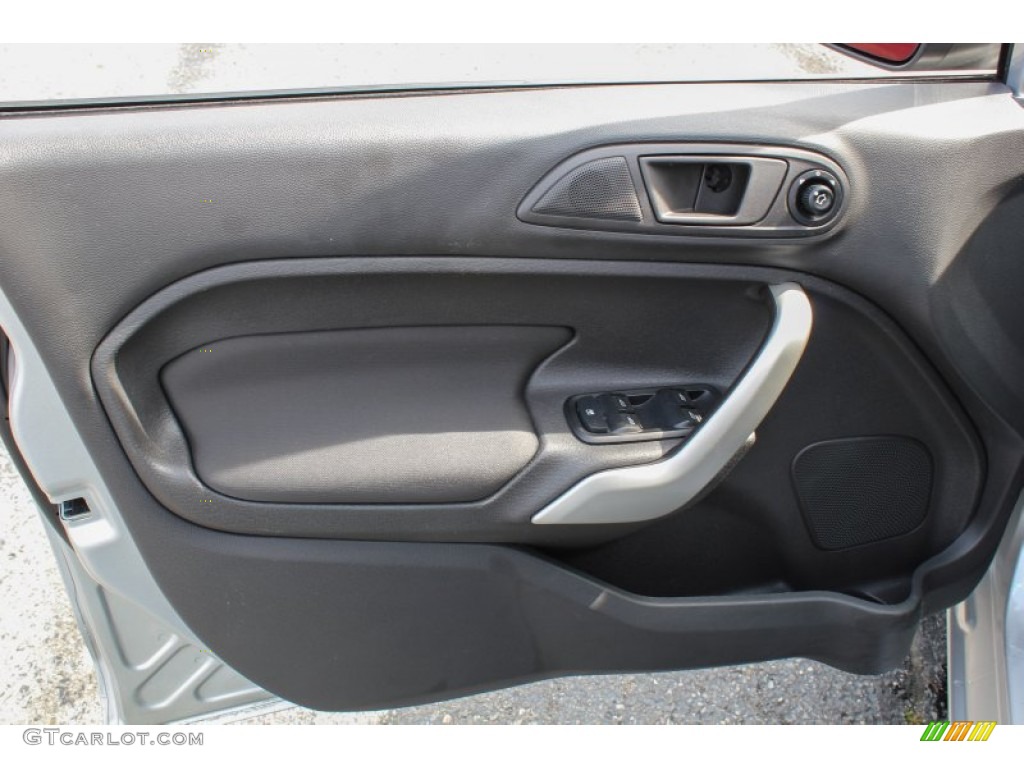 2013 Fiesta SE Hatchback - Ingot Silver / Charcoal Black photo #10