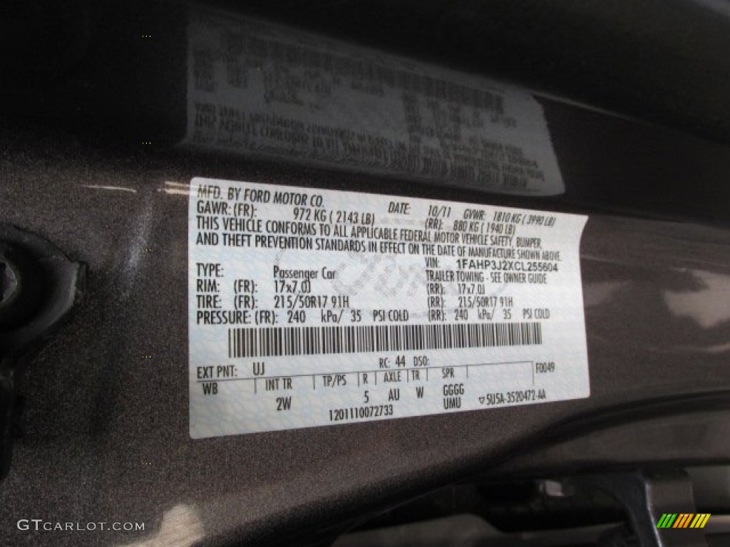 2012 Focus Titanium Sedan - Sterling Grey Metallic / Charcoal Black Leather photo #24