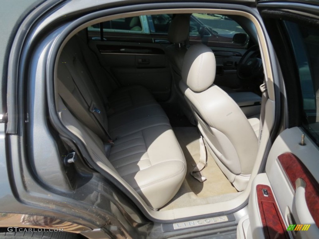 2003 Town Car Executive - Charcoal Grey Metallic / Dark Stone/Medium Light Stone photo #10