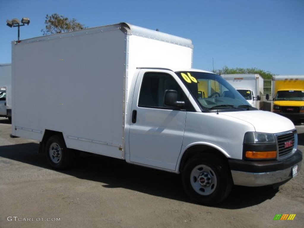 White GMC Savana Cutaway