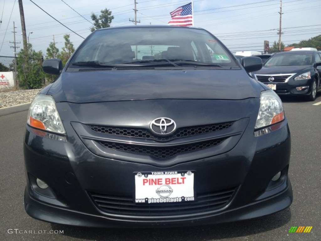 2007 Yaris S Sedan - Flint Mica / Dark Charcoal photo #2