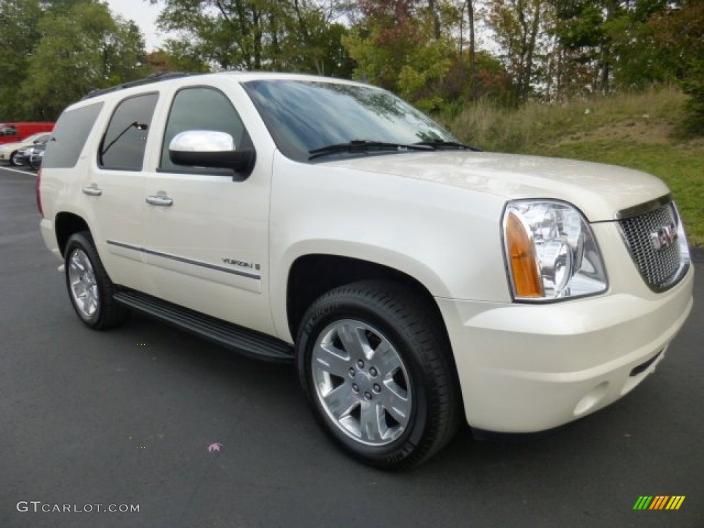 2009 Yukon SLT 4x4 - White Diamond Tricoat / Ebony photo #1