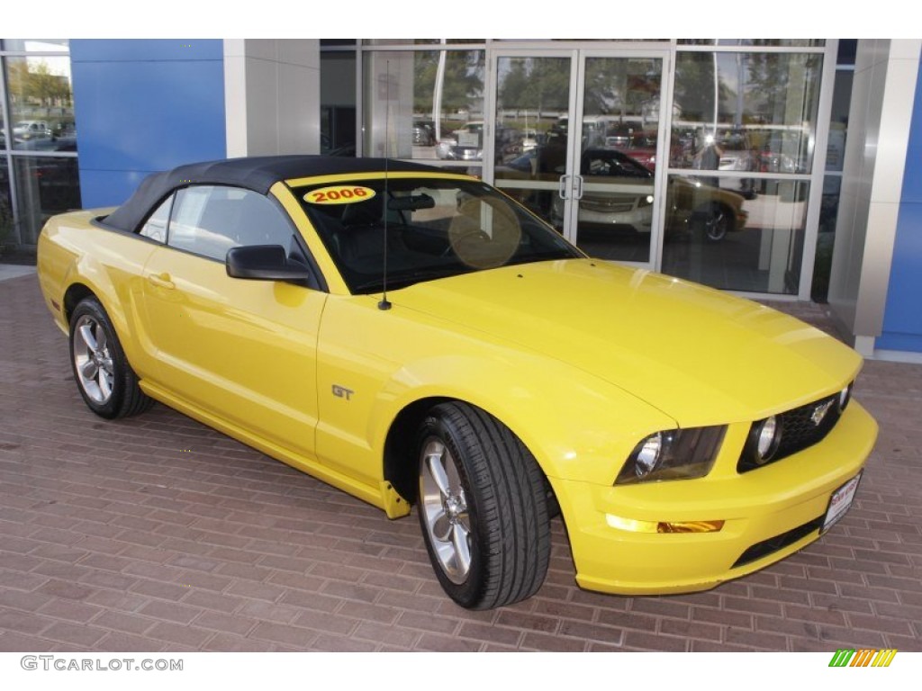 2006 Mustang GT Premium Convertible - Screaming Yellow / Dark Charcoal photo #14