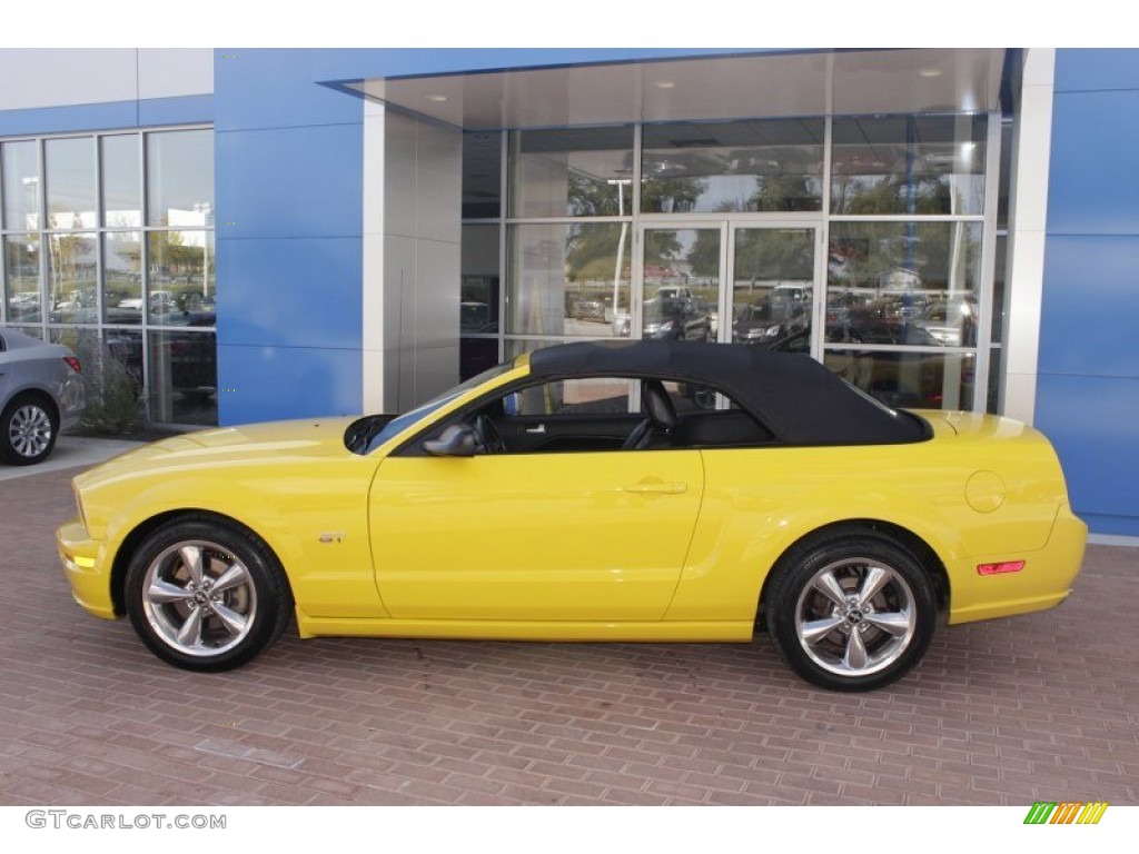 2006 Mustang GT Premium Convertible - Screaming Yellow / Dark Charcoal photo #18