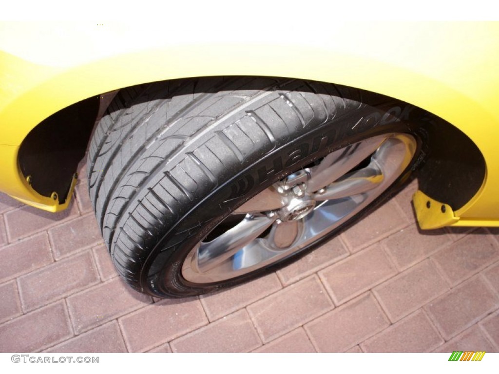 2006 Mustang GT Premium Convertible - Screaming Yellow / Dark Charcoal photo #24