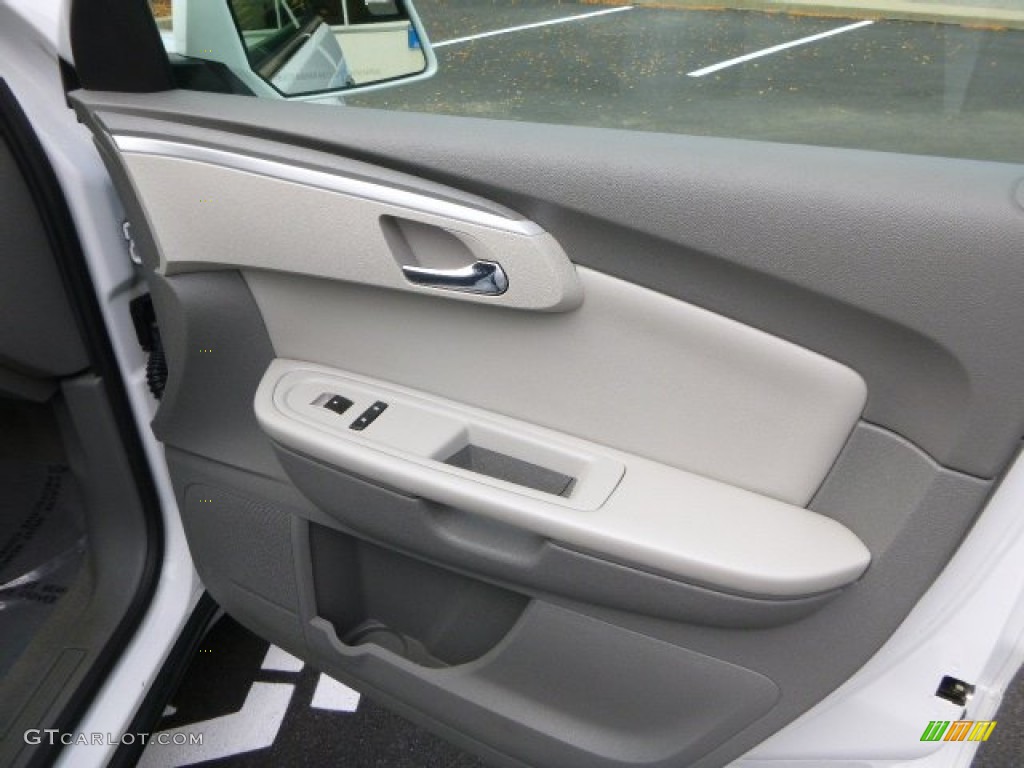 2010 Traverse LT AWD - Summit White / Dark Gray/Light Gray photo #12